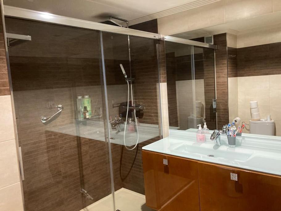 Centrico Apartamento De 2 Habitaciones By Bebalmy Oviedo Eksteriør billede